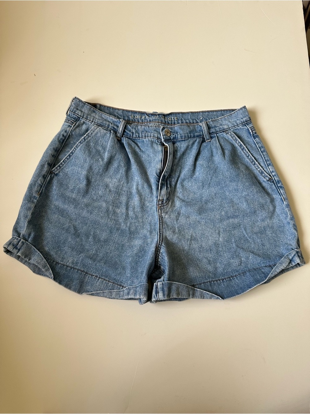 American Eagle Mom  High rise Blue Denim Women’s Shorts~16